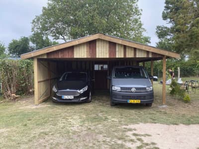 Upcyclet carport i Gulborgsund